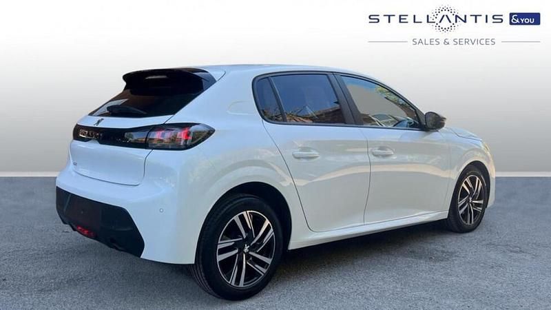 Used Peugeot 208 Active+ 74 HP (54 kW) 2023 White Hatchback
