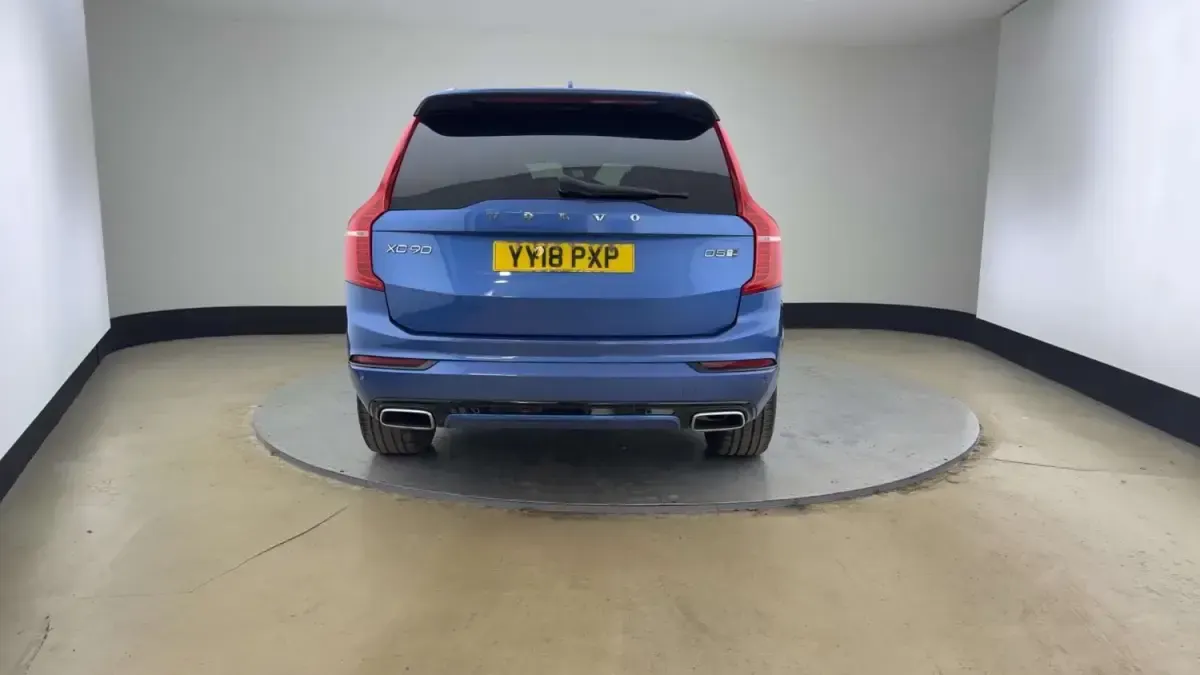 Usado Volvo XC90 R-Design 235 HP (172 kW) 2018 Azul SUV