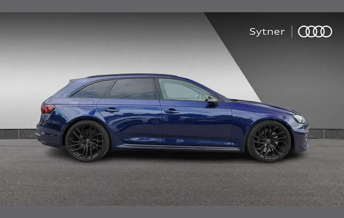 Used Audi RS4 Design 444 HP (326 kW) 2020 Blue Estate