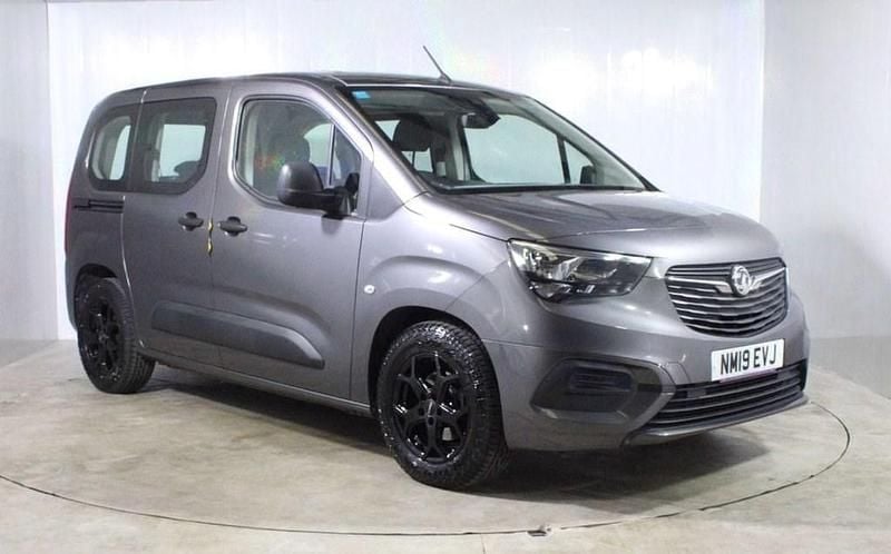 Grey Used 2019 Vauxhall Combo Design Edition MPV | £10,500 (Good price) - Image 1/3