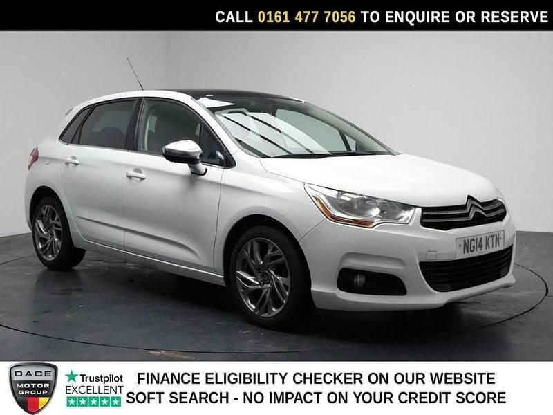 Used Citroën C4 SELECTION 115 HP (84 kW) 2014 White Hatchback