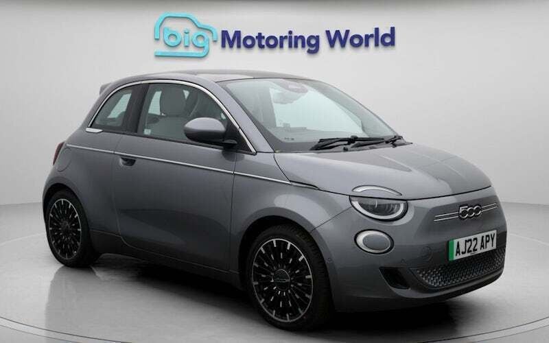 Used 2025 Fiat 500e La Prima Hatchback | £13,300 - Image 1/4