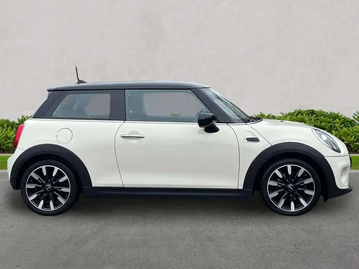 Used Mini Cooper Exclusive 136 HP (100 kW) 2019 White Hatchback