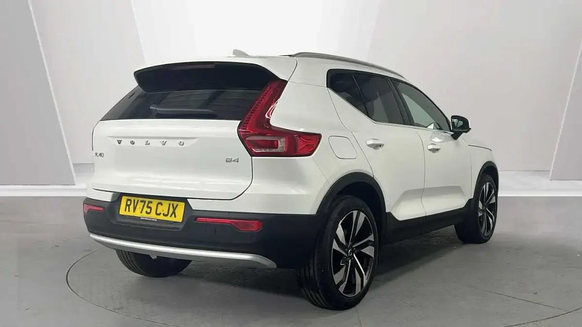 Used Volvo XC40 Ultra 194 HP (142 kW) 2025 White SUV