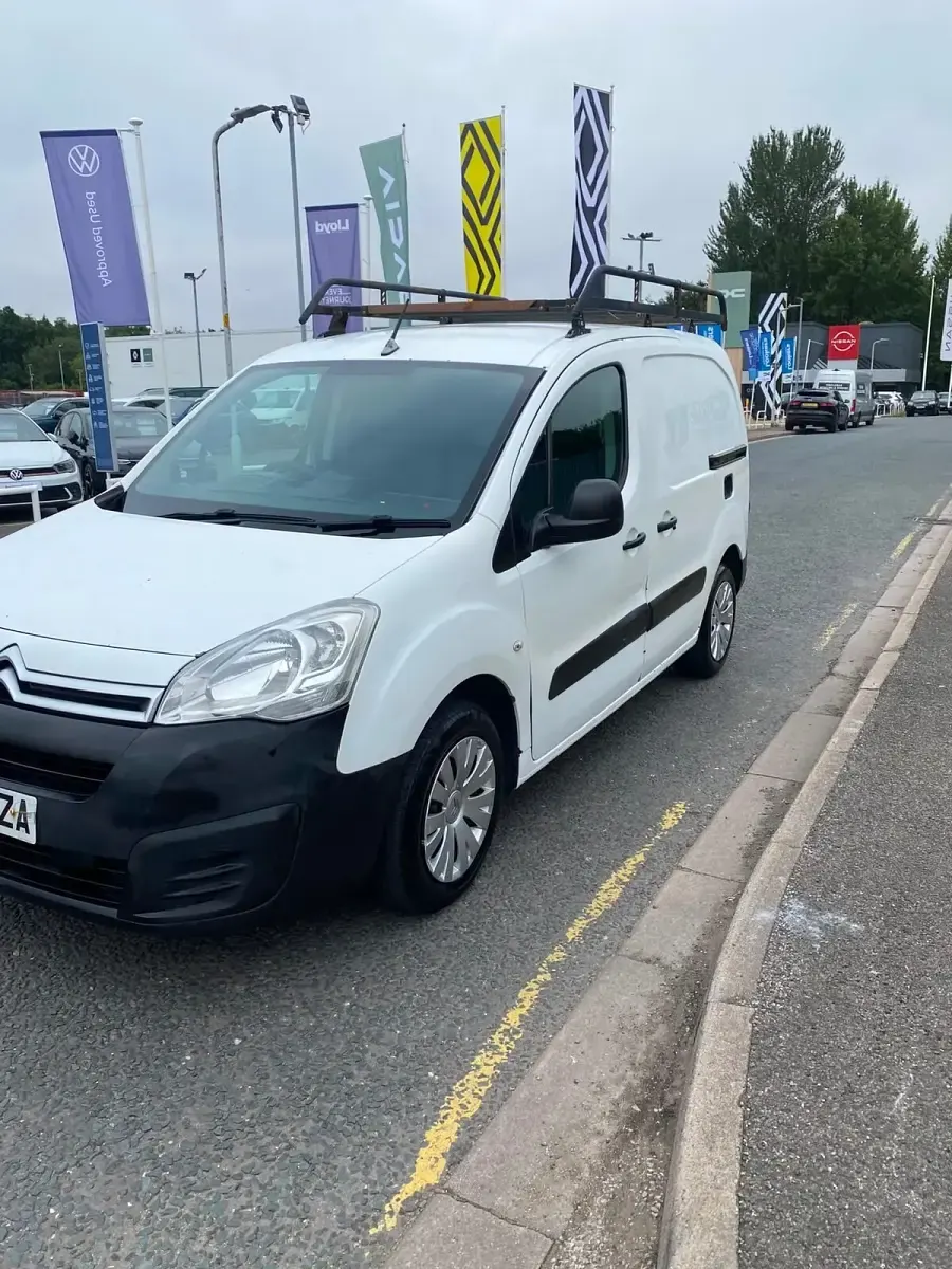 Used Citroën Berlingo 75 HP (55 kW) 2015 White MPV