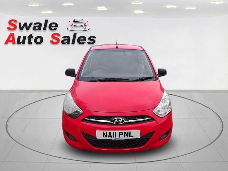 Used Hyundai i10 Classic 86 HP (63 kW) 2011 Red Hatchback