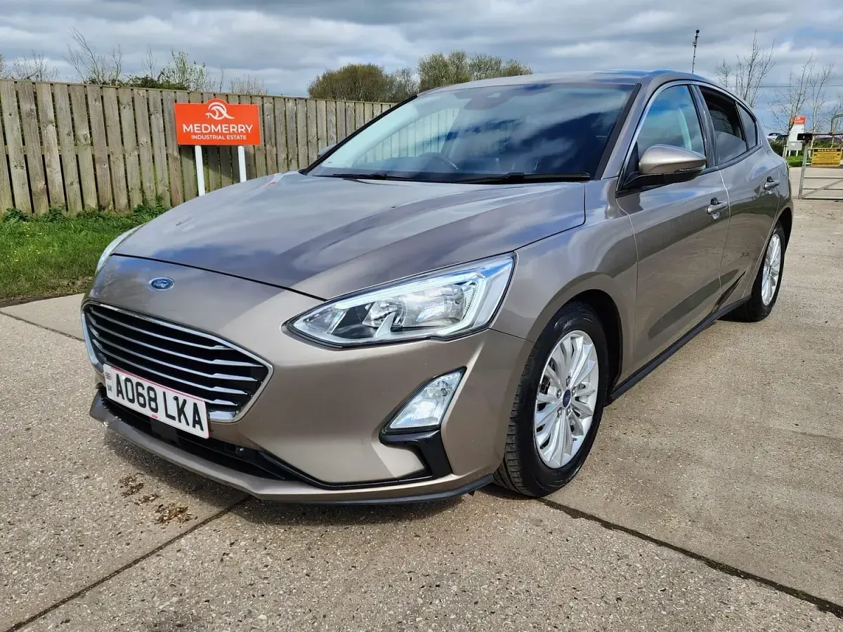 Used Ford Focus Titanium 125 HP (91 kW) 2018 Silver Hatchback