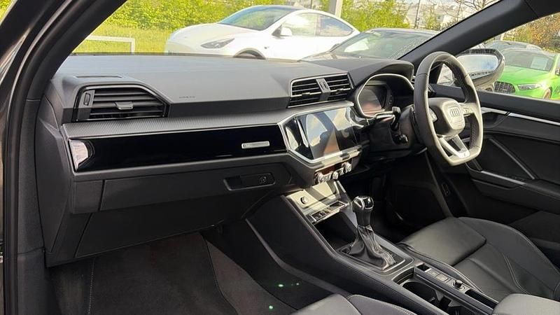 Begagnad Audi Q3 Black Edition 150 HK (110 kW) 2025 Grå SUV