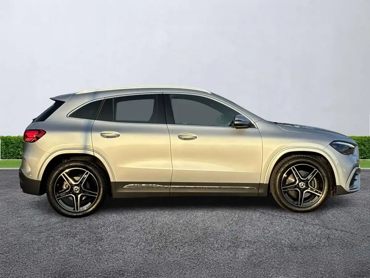 Novo Mercedes GLA200 Executive 163 HP (119 kW) 2025 Prateado SUV