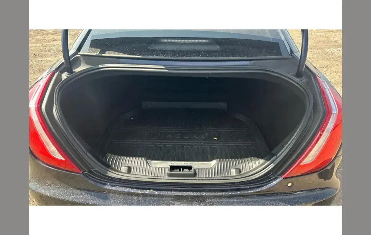 Used Jaguar XJ 301 HP (221 kW) 2019 Blue Sedan