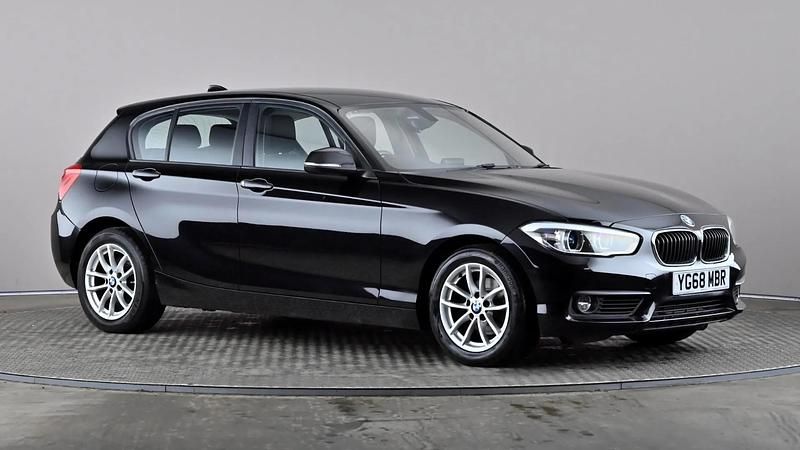 Used BMW 118 Luxury Line 136 HP (100 kW) 2019 Black Hatchback