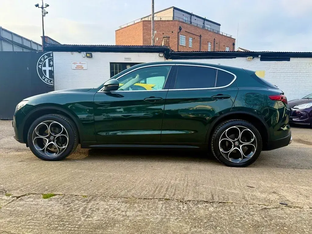 Used Alfa Romeo Stelvio Edizione Speciale 210 HP (154 kW) 2020 Green SUV