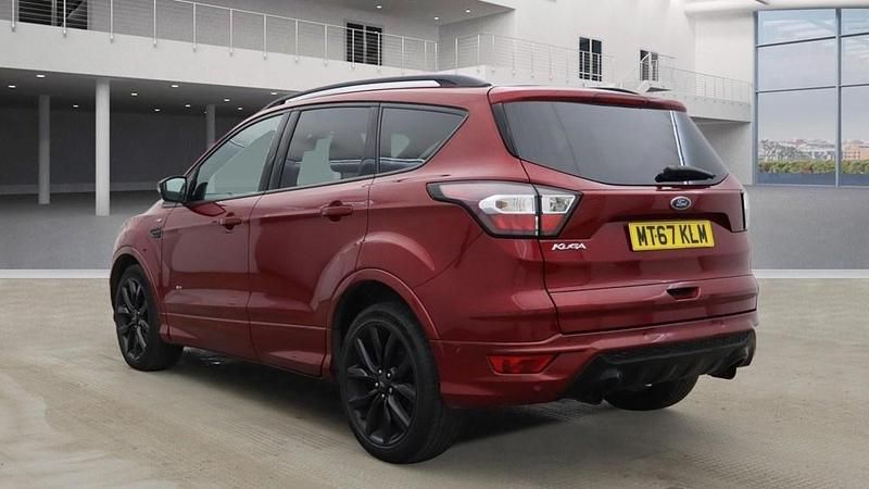 Used Ford Kuga ST-Line X 180 HP (132 kW) 2017 Ruby red SUV