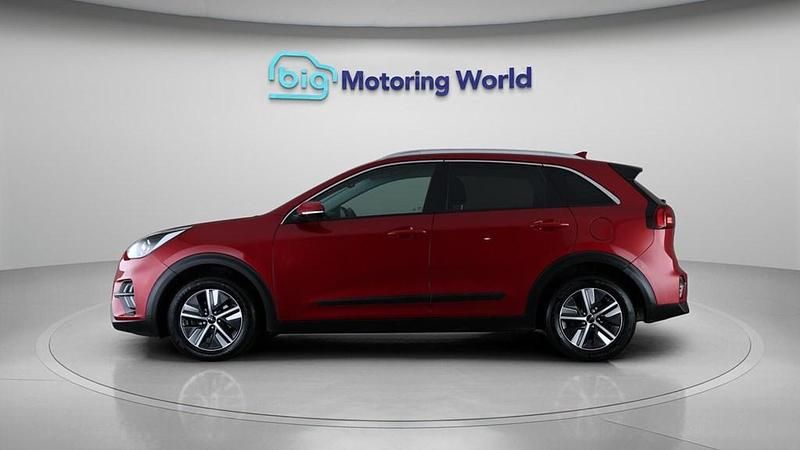 Used Kia Niro 139 HP (102 kW) 2022 Red SUV