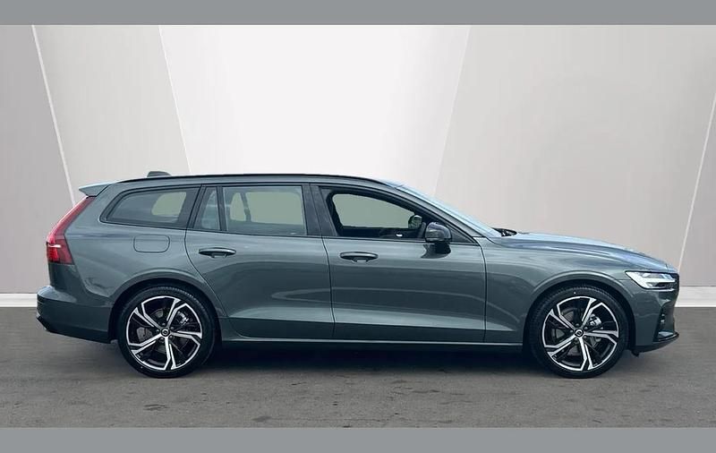 Used Volvo V60 Plus 194 HP (142 kW) 2025 Green Estate