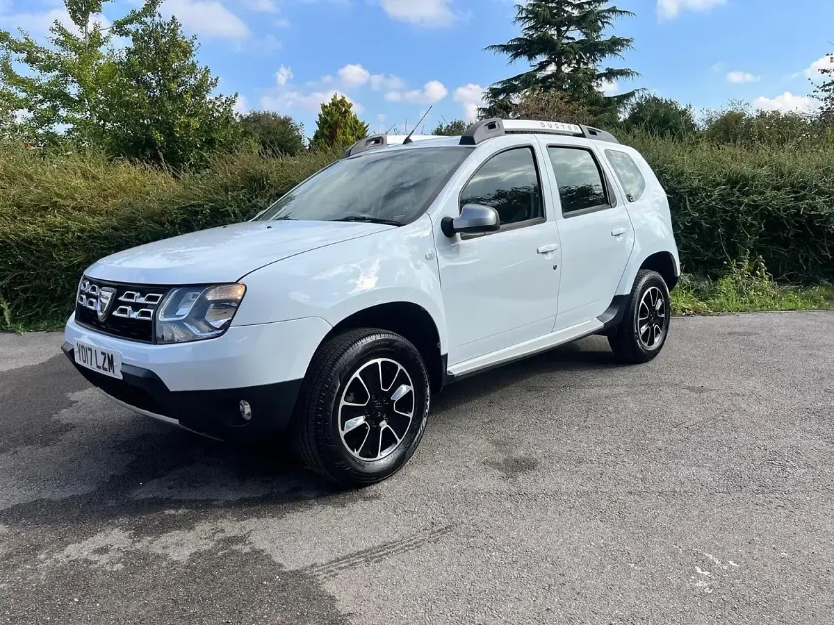 Used Dacia Duster Prestige 125 HP (91 kW) 2017 White SUV