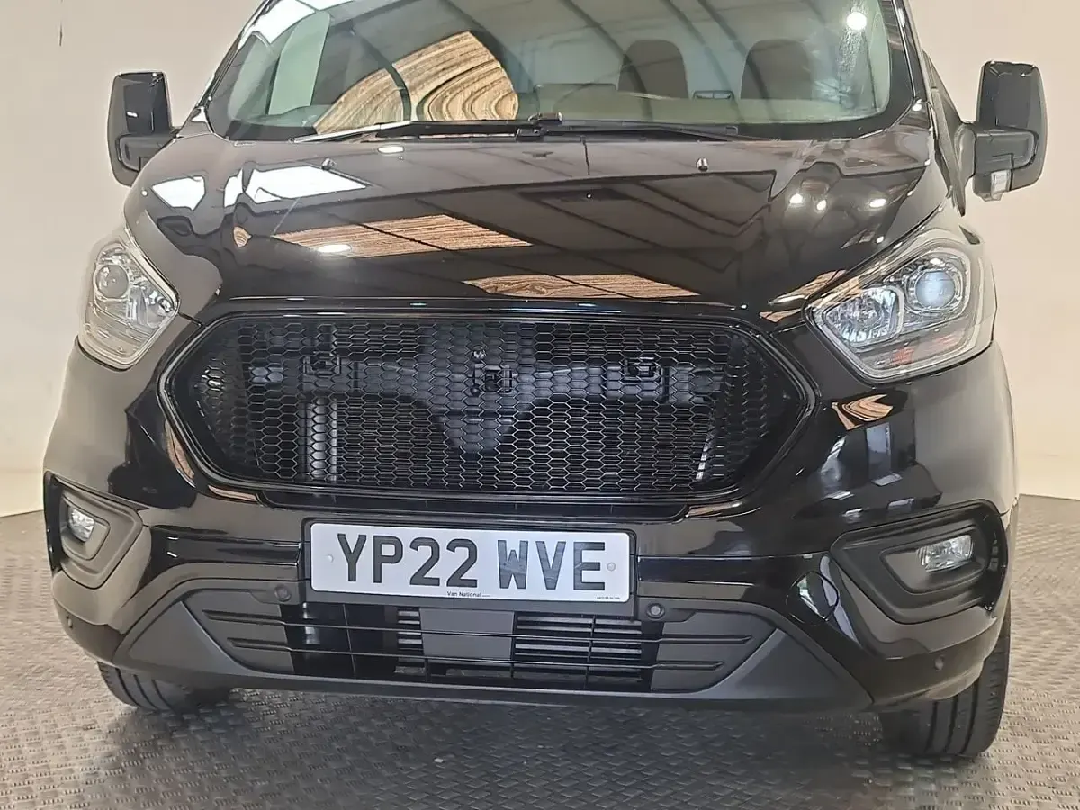 Used Ford Transit Custom Limited 130 HP (95 kW) 2022 Black Van