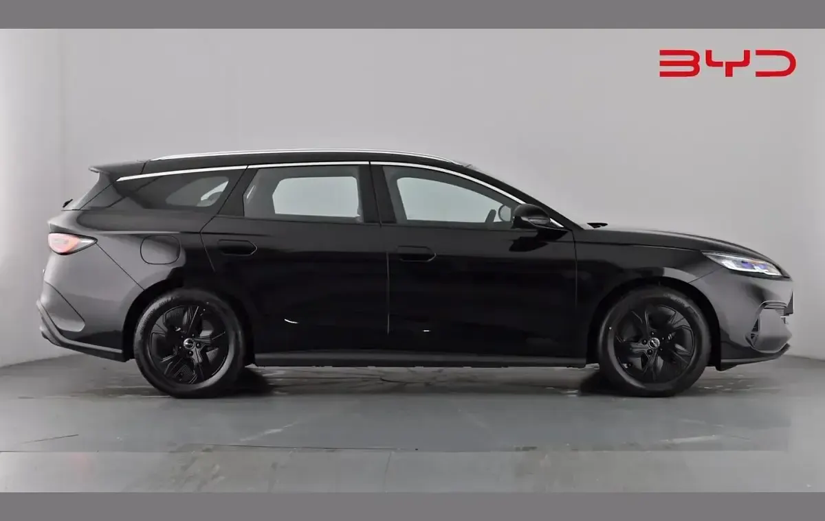 Used BYD Seal Boost 184 HP (135 kW) 2025 Black Estate