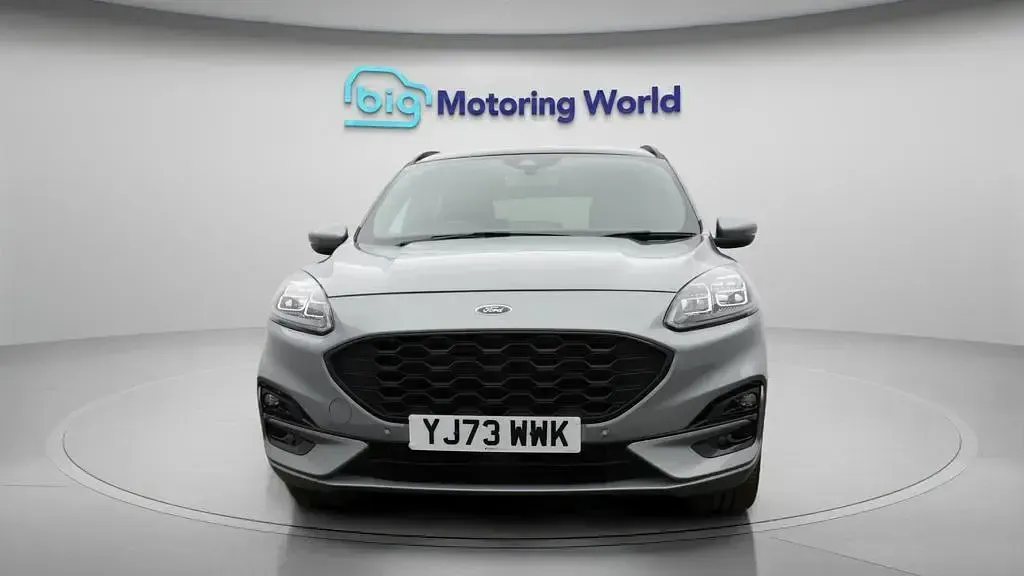 Used Ford Kuga ST-Line X 190 HP (139 kW) 2024 Silver SUV