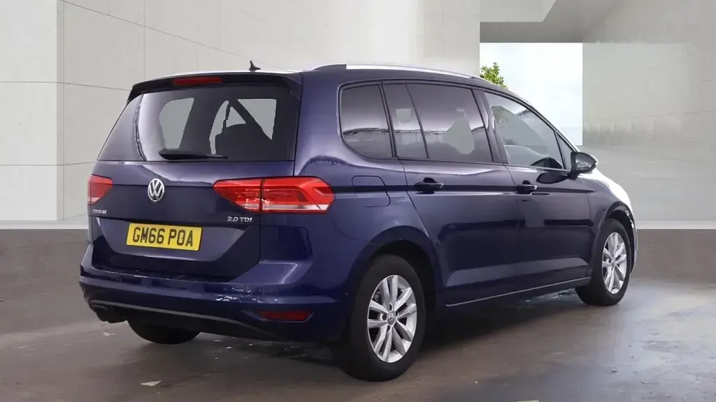 Used VW Touran SE 150 HP (110 kW) 2017 Blue MPV