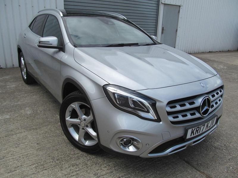 Silver Used 2017 Mercedes GLA200 Premium Plus SUV | £12,995 (Fair price) - Image 1/4