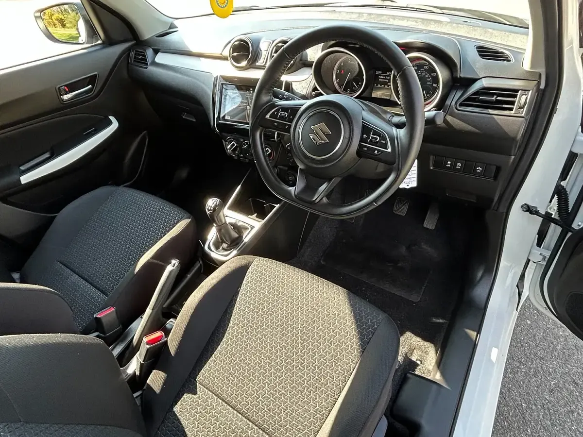 Used Suzuki Swift SZ-L 83 HP (61 kW) 2023 White Hatchback