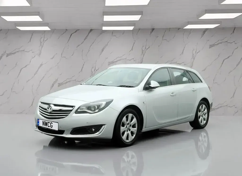 Used Vauxhall Insignia SRi 163 HP (119 kW) 2014 Silver Estate