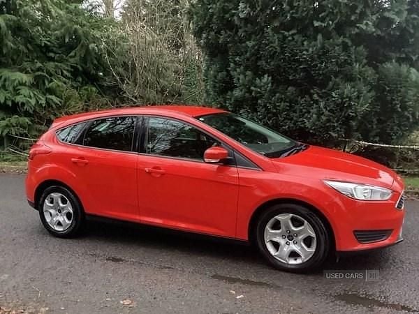 Used Ford Focus Style 120 HP (88 kW) 2017 Red Hatchback