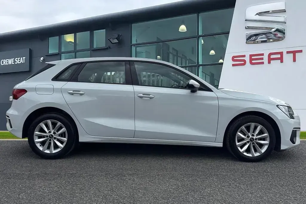 Used Audi A3 Sportback Advanced 2020 White Hatchback