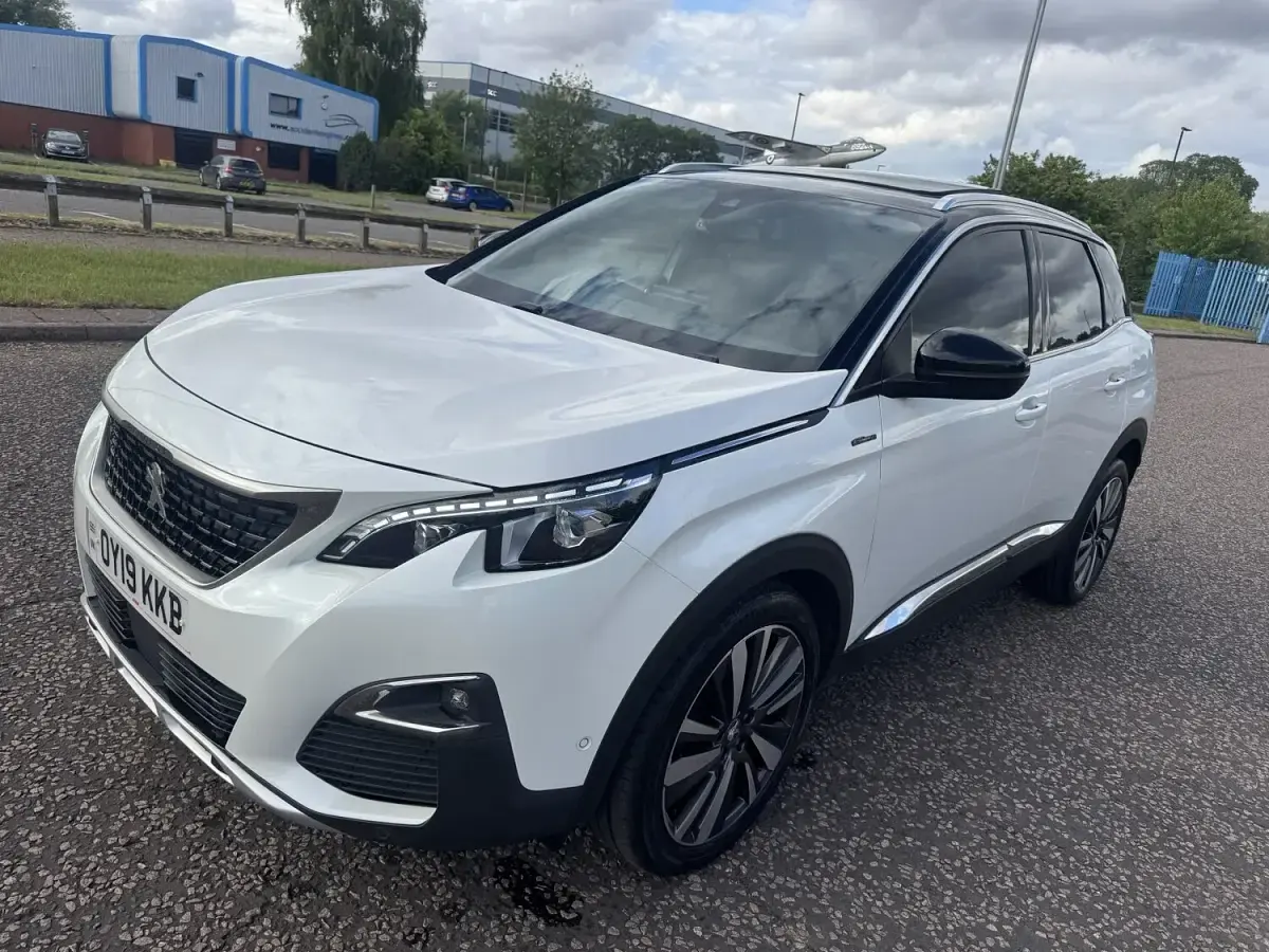 Used Peugeot 3008 GT-line 130 HP (95 kW) 2019 White SUV