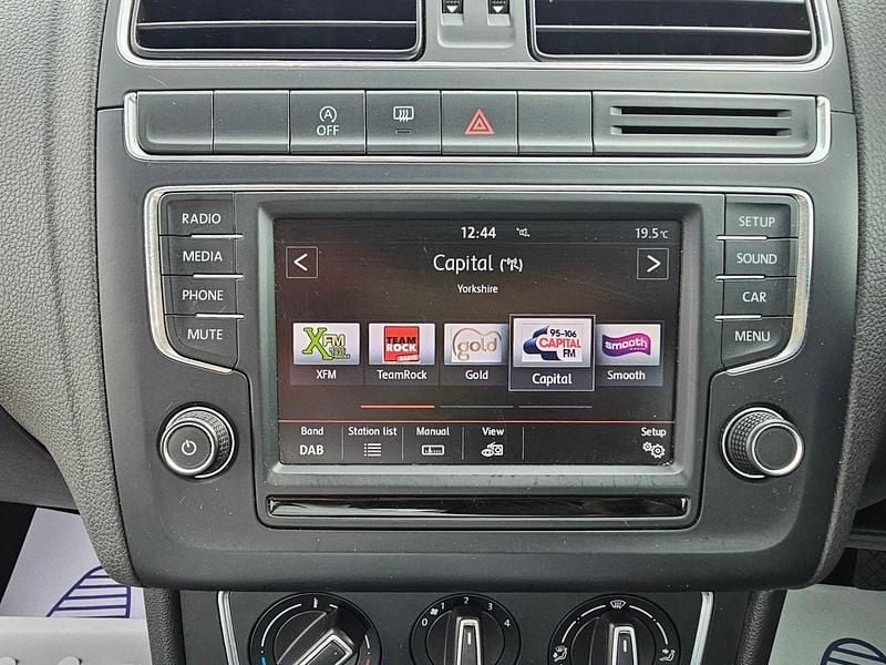 Used VW Polo SE 75 HP (55 kW) 2014 White Hatchback