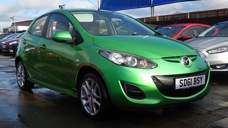 Used Mazda 2 2011 Green Hatchback