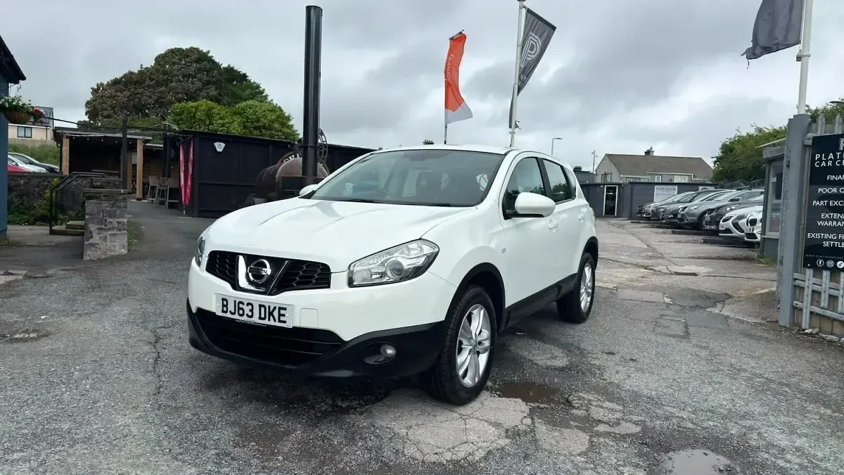 Used Nissan Qashqai Acenta 117 HP (86 kW) 2013 White SUV