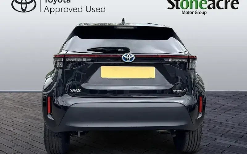 Used Toyota Yaris Hybrid Design 116 HP (85 kW) 2026 Estate