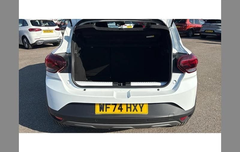 Used Dacia Sandero Essentiel 90 HP (66 kW) 2024 White SUV