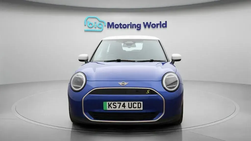 Used Mini Cooper SE Exclusive 160 kW (218 HP) 2024 Blue Hatchback