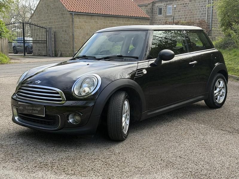 Usado Mini ONE Hatch 2013 Negro Utilitario
