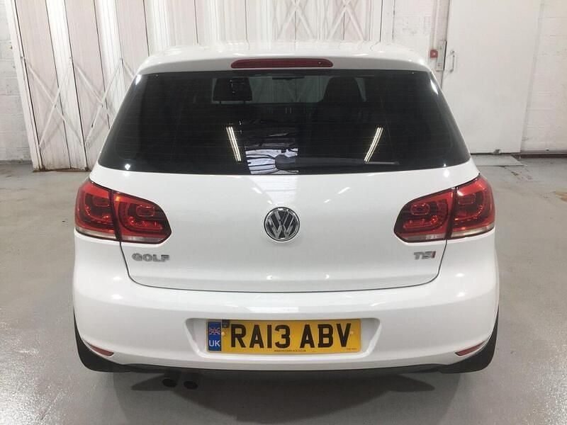 Używany VW Golf VII SE 122 KM (89 kW) 2013 Biały Hatchback