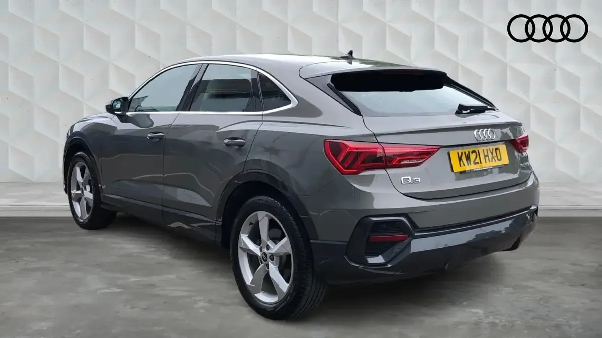 Usado Audi Q3 Sportback Sport 150 CV (110 kW) 2021 Gris SUV