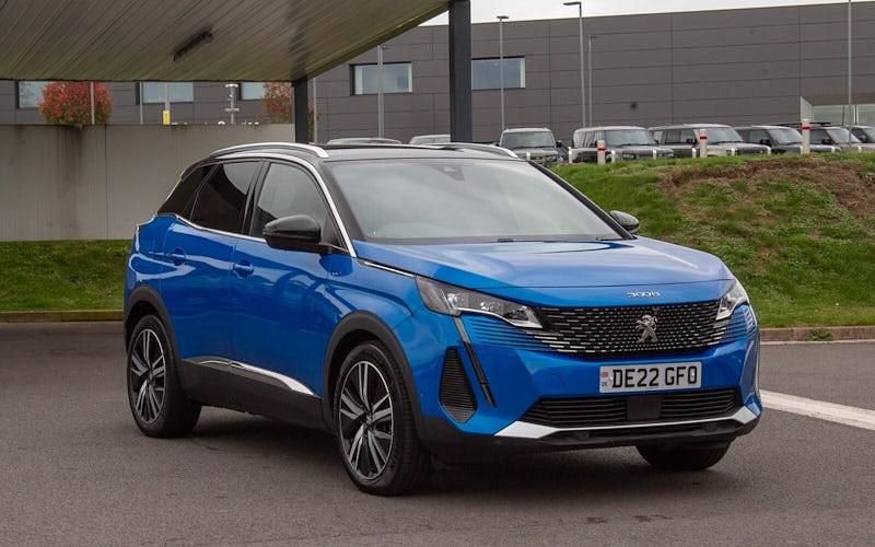 Used Peugeot 3008 Premium 131 HP (96 kW) 2022 Blue Estate