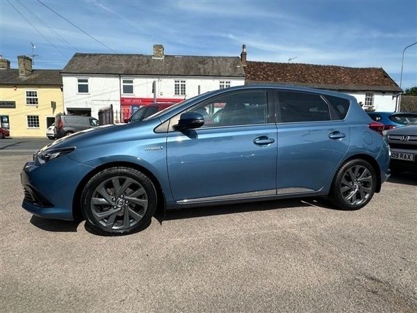 Blue Used 2015 Toyota Auris Design Hatchback | £8,250 (Good price) - Image 1/1
