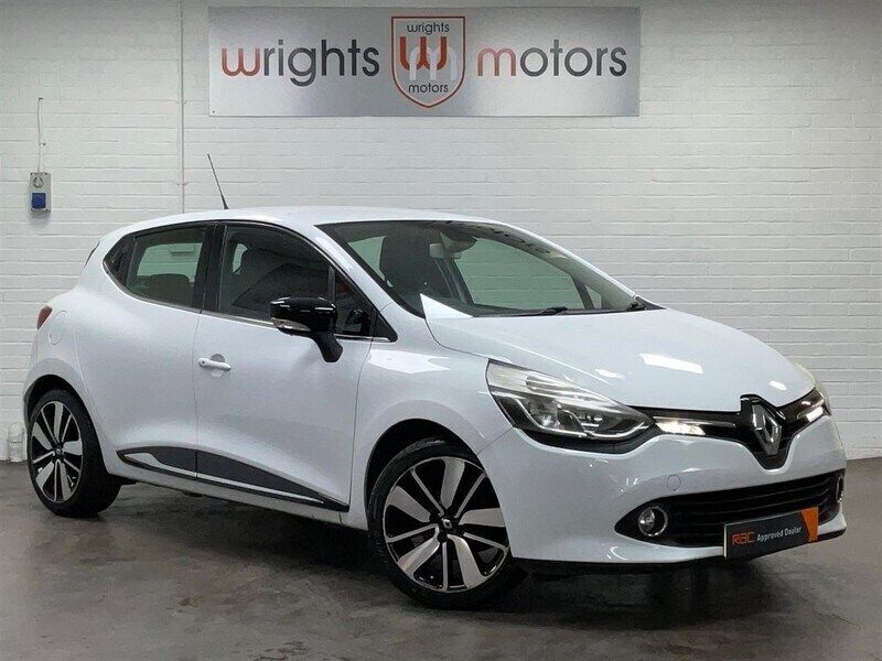 White Used 2016 Renault Clio IV Dynamique Hatchback | £7,195 (Fair price) - Image 1/3