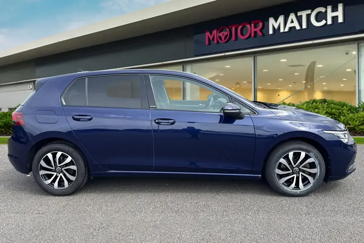 Usado VW Golf VIII Active 2022 Azul Utilitario