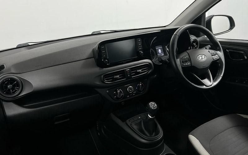 Used Hyundai i10 SE 67 HP (49 kW) 2023 Hatchback