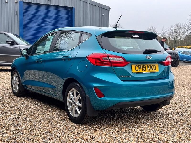 Used Ford Fiesta Zetec 100 HP (73 kW) 2019 Blue Hatchback