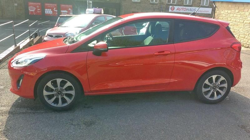Używany Ford Fiesta Trend 95 KM (69 kW) 2020 Czerwony Hatchback