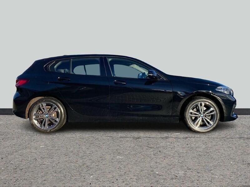 Used BMW 118 Sport Line 134 HP (98 kW) 2023 Black Hatchback