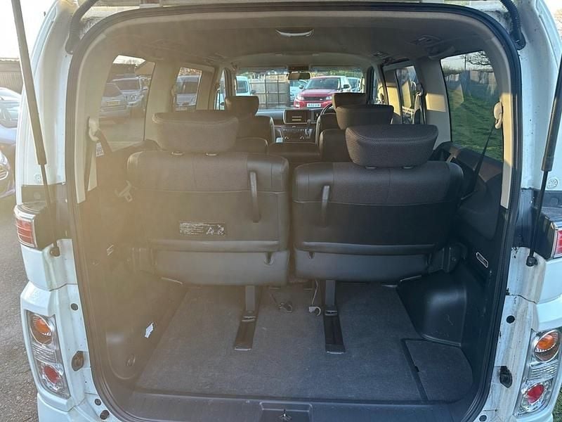 Used Nissan Elgrand 2006 White MPV