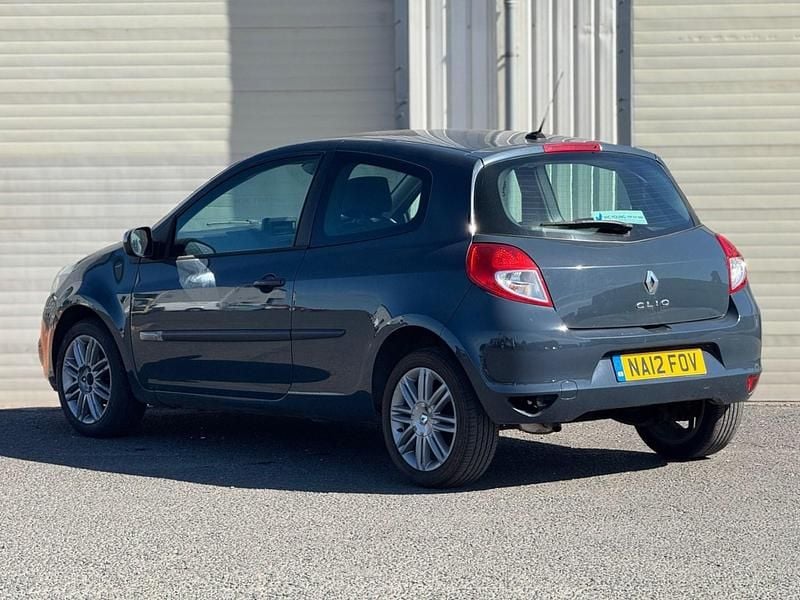 Used Renault Clio IV Dynamique 2012 Blue Hatchback