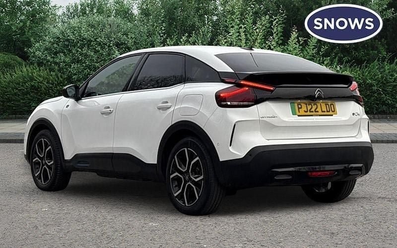 Used Citroën e-C4 Shine 100 kW (136 HP) 2021 White Hatchback